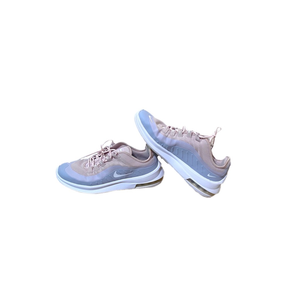 Nike Women’s Air Max Axis